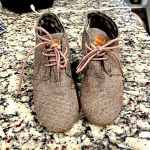TOMS wedged booties